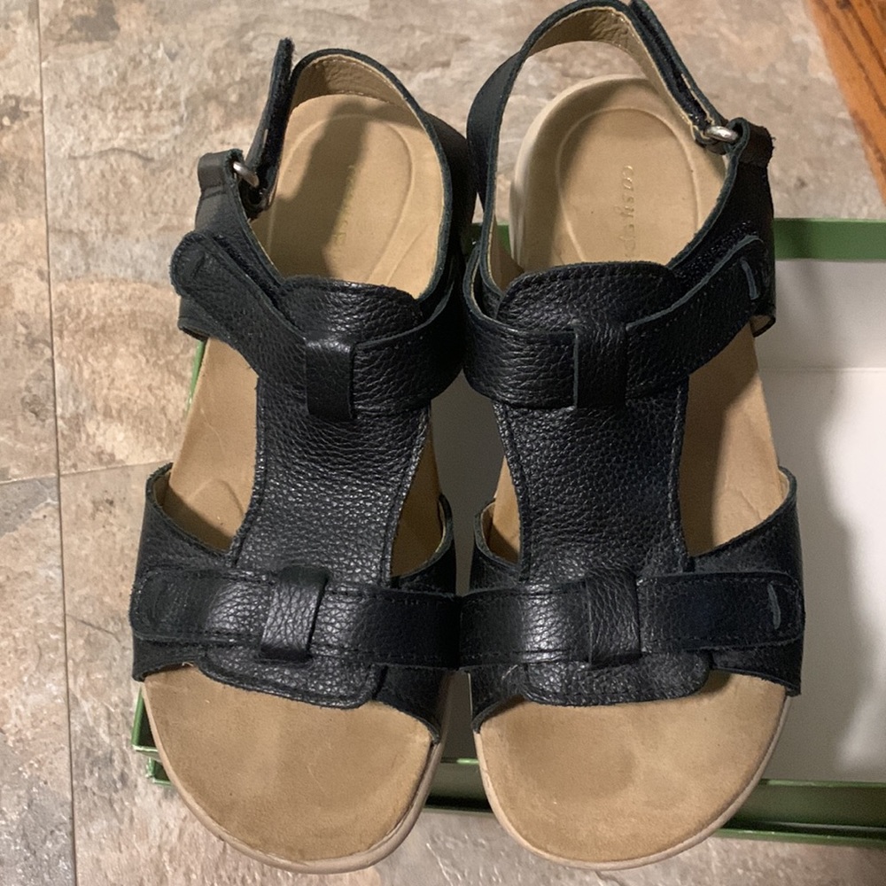 Easy Spirit black leather sandal